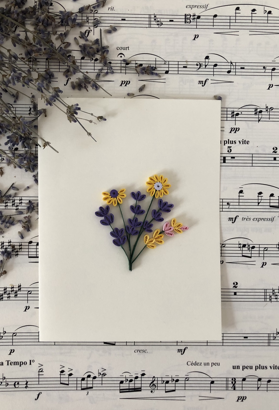 Felicitare Quilling Gânduri înflorite - casă & stil de viață - papetărie de hârtie - invitații, felicitări - Artynos.ro Felicitare Quilling Gânduri înflorite - casă & stil de viață - papetărie de hârtie - invitații, felicitări - Artynos.ro
