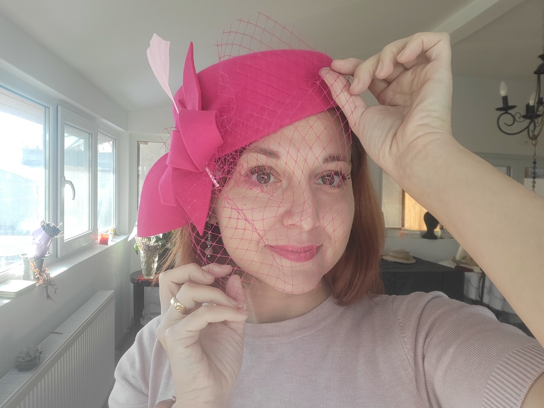 Tocă Roz Fuchsia din Fetru din Lână cu Voaletă Detașabilă - îmbrăcăminte și modă - eșarfe, pălării, fularuri - pălărie - Artynos.ro