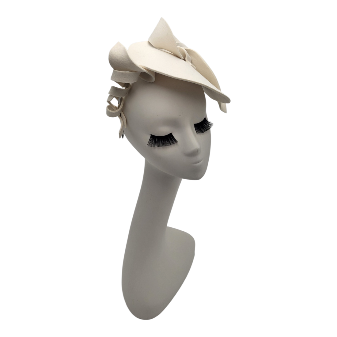 Pălărie elegantă mireasă din fetru din lână � alb ivory0 - accesorii nuntă - accesorii de nuntă - voal mirese - Artynos.ro