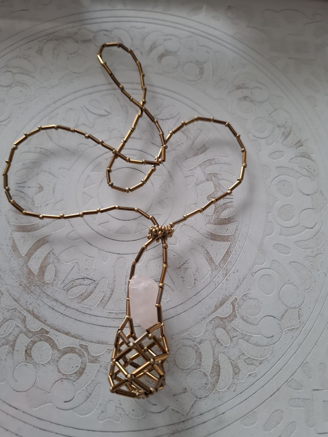 Colier cu pandantiv purtator de piatra preferata - bijuterii - coliere - coliere din mărgele - Artynos.ro