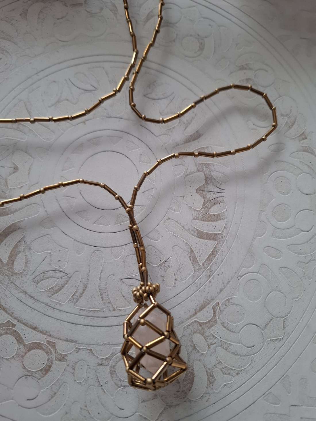 Colier cu pandantiv purtator de piatra preferata - bijuterii - coliere - coliere din mărgele - Artynos.ro