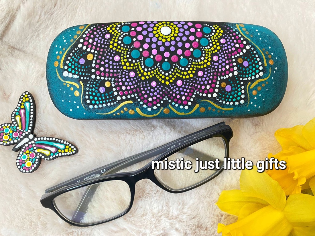 Toc ochelari pictat manual in tehnica mandala dots - genți și portofele - portofele, huse, suporturi - suport de ochelari - Artynos.ro