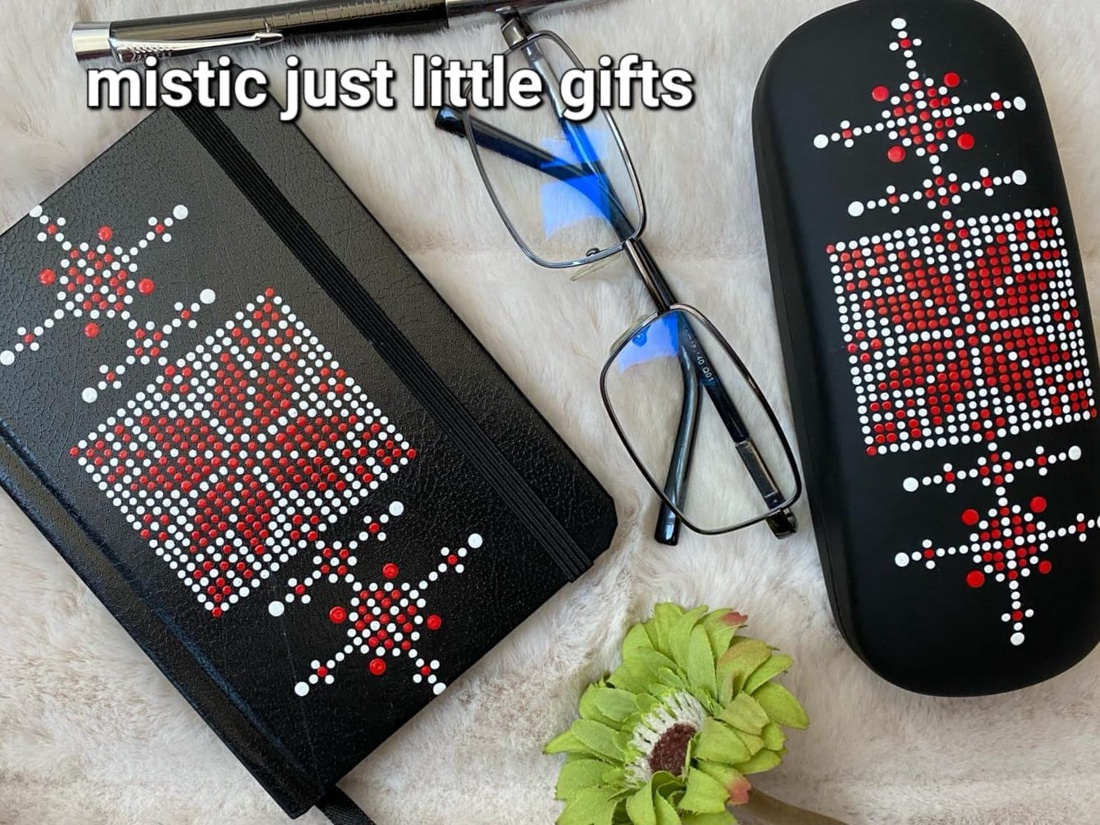 Toc ochelari pictat manual in tehnica mandala dots - genți și portofele - portofele, huse, suporturi - suport de ochelari - Artynos.ro