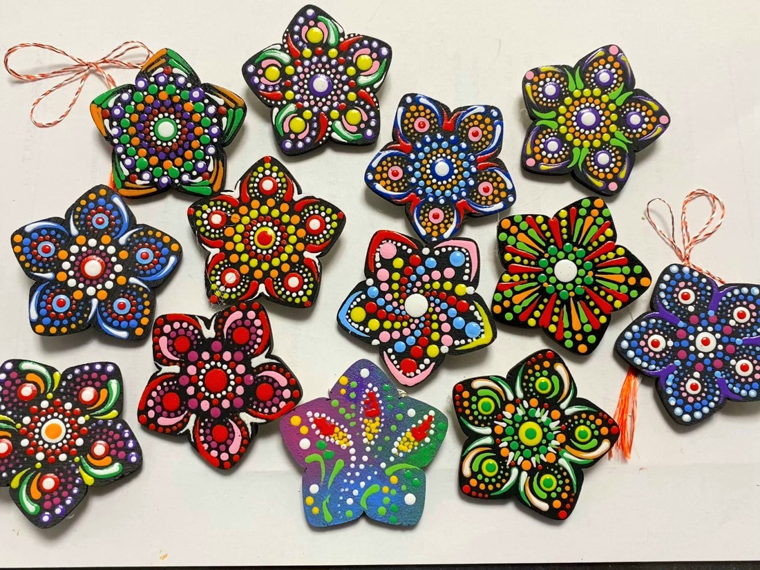 Brosa marțișor floare multicolora - bijuterii - mărțișor - Artynos.ro