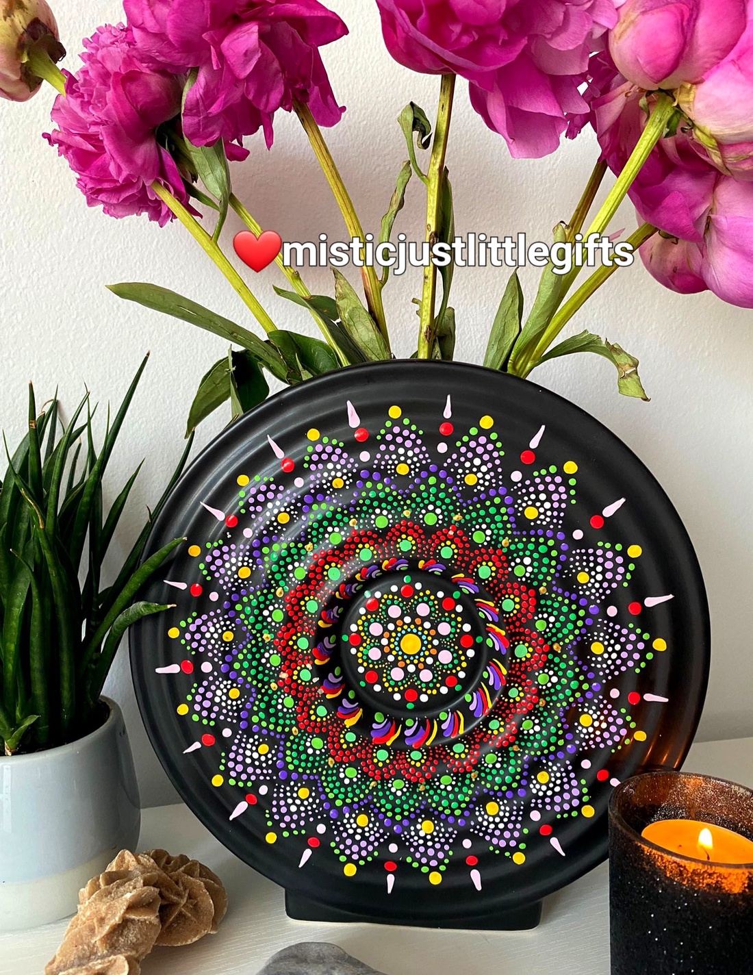 Vaza ceramica pictata manual in tehnica mandala dots perfecta pentru 8 Martie - casă & stil de viață - decorațiuni de casă - accesorii florale - vaze - Artynos.ro