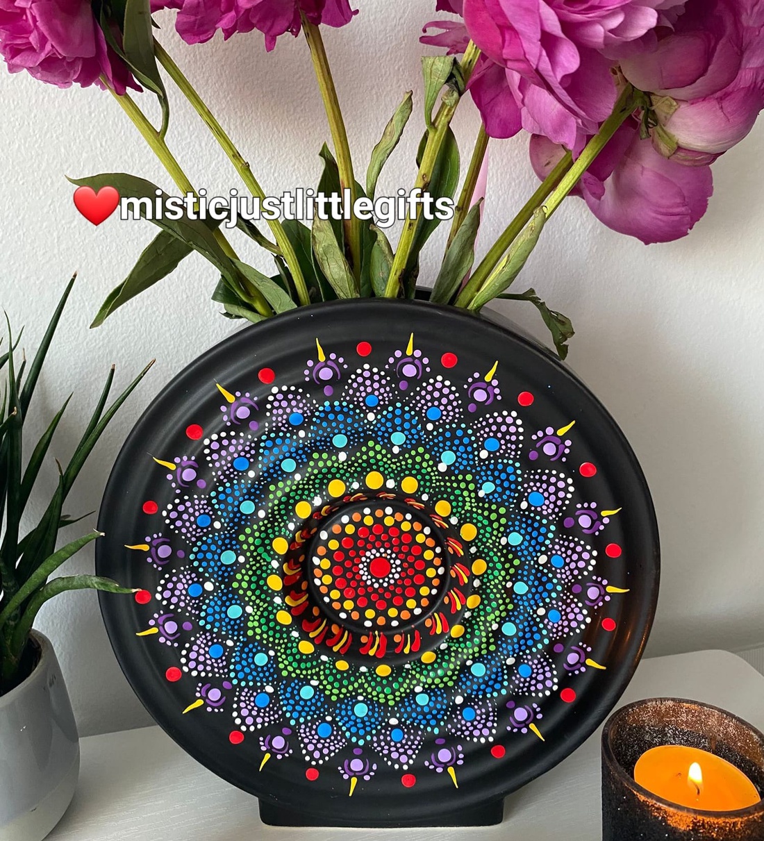 Vaza ceramica pictata manual in tehnica mandala dots perfecta pentru 8 Martie - casă & stil de viață - decorațiuni de casă - accesorii florale - vaze - Artynos.ro