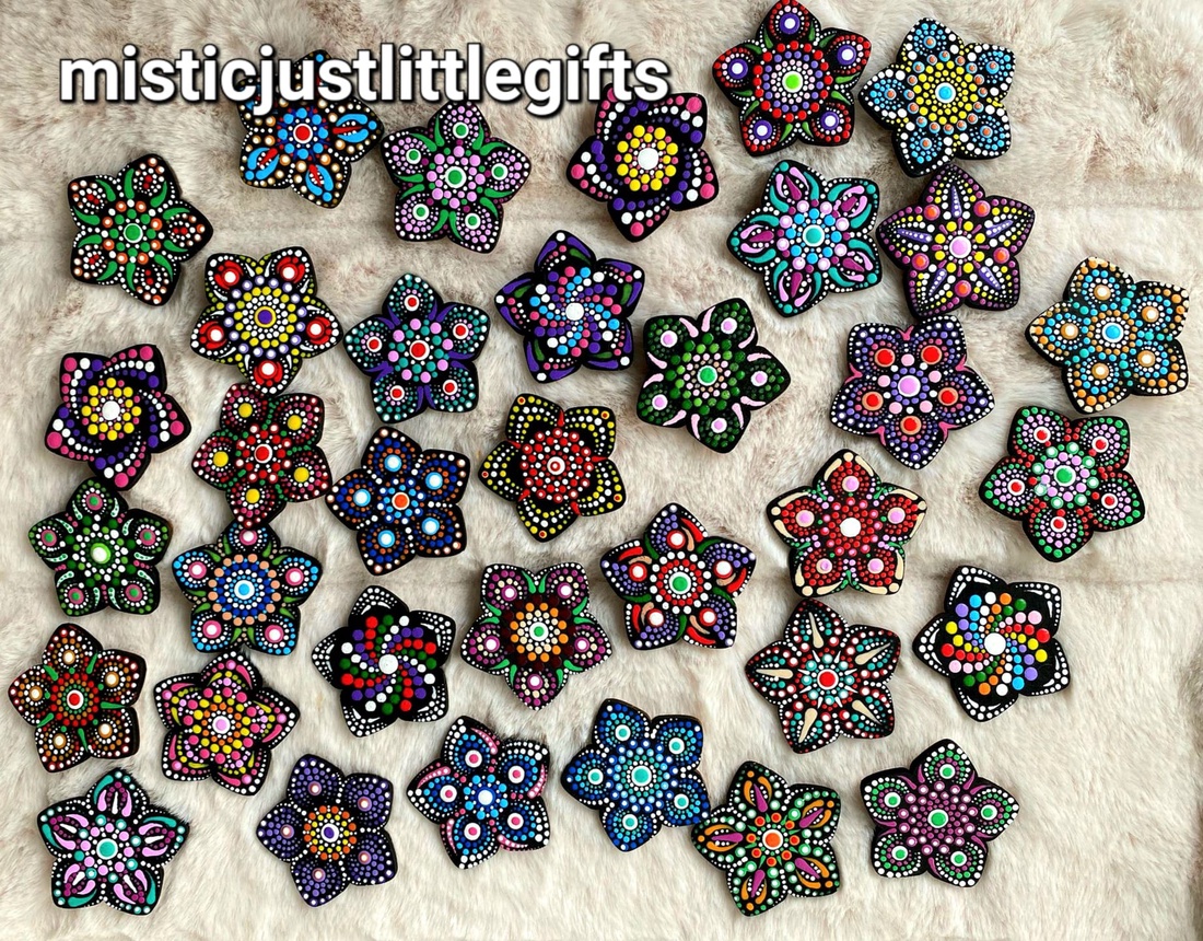 Brosa marțișor floare multicolora - bijuterii - mărțișor - Artynos.ro