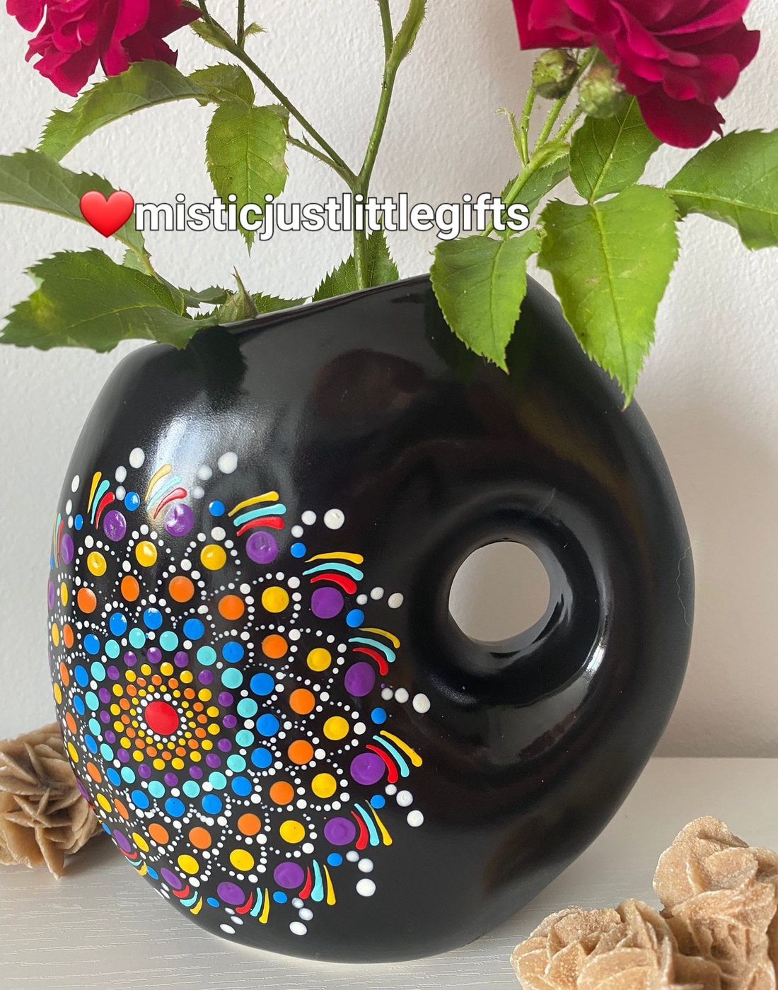 Vaza ceramica pictata manual in tehnica mandala dots - casă & stil de viață - decorațiuni de casă - accesorii florale - vaze - Artynos.ro