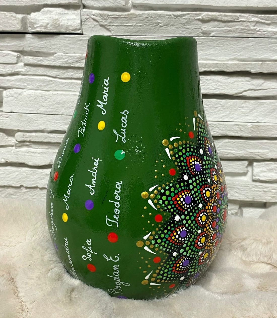 Vaza ceramica pictata manual in tehnica mandala dots - casă & stil de viață - decorațiuni de casă - accesorii florale - vaze - Artynos.ro