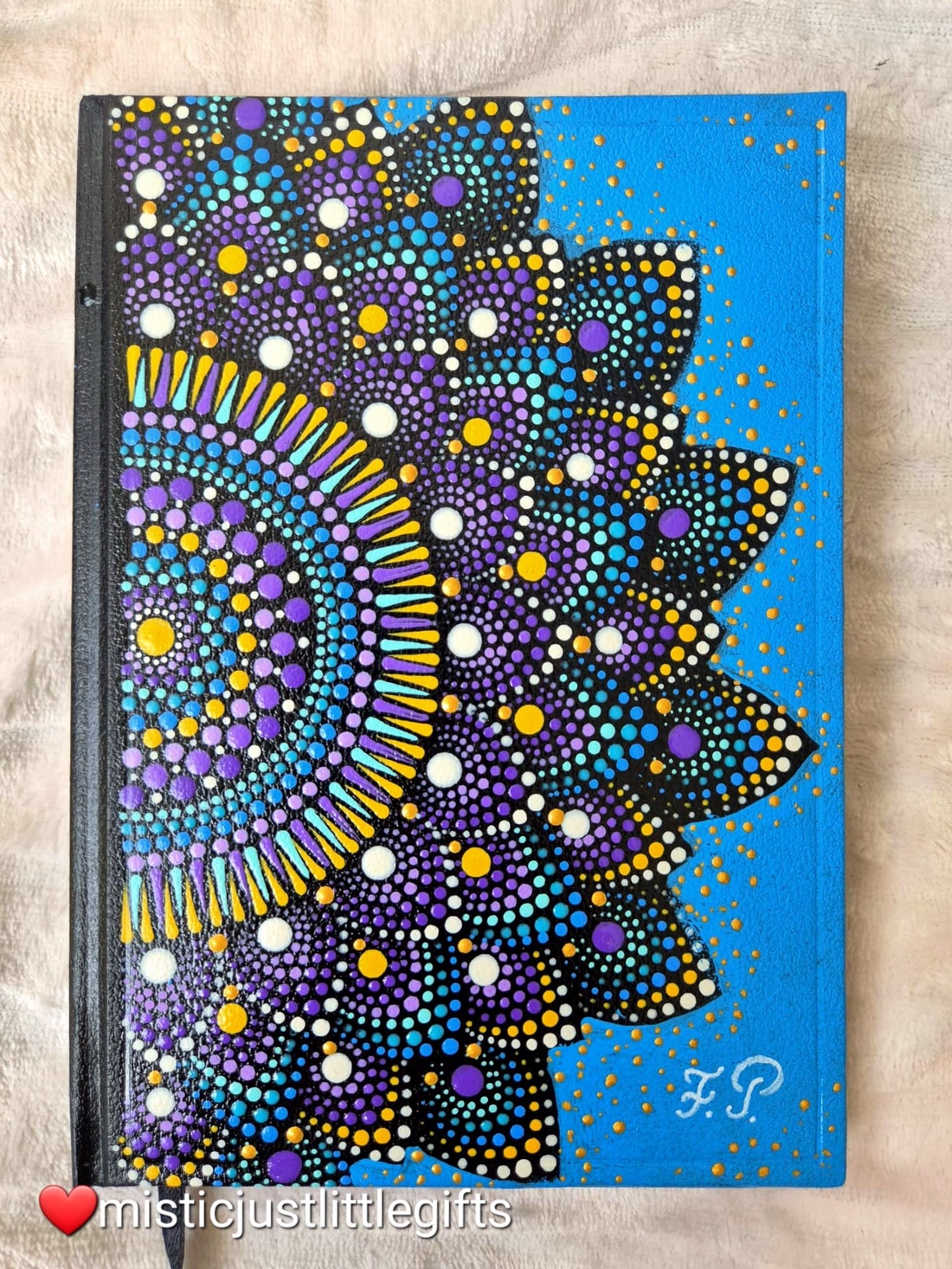 Agenda pictata manual in tehnica mandala dots - casă & stil de viață - produse de papetărie - caiete și jurnale - Artynos.ro