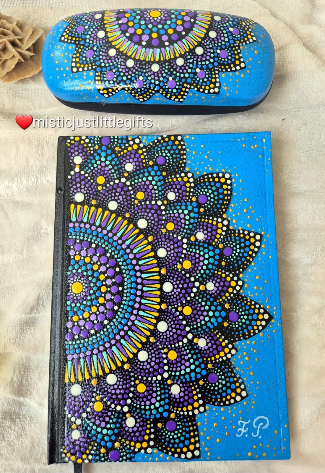 Agenda pictata manual in tehnica mandala dots - casă & stil de viață - produse de papetărie - caiete și jurnale - Artynos.ro