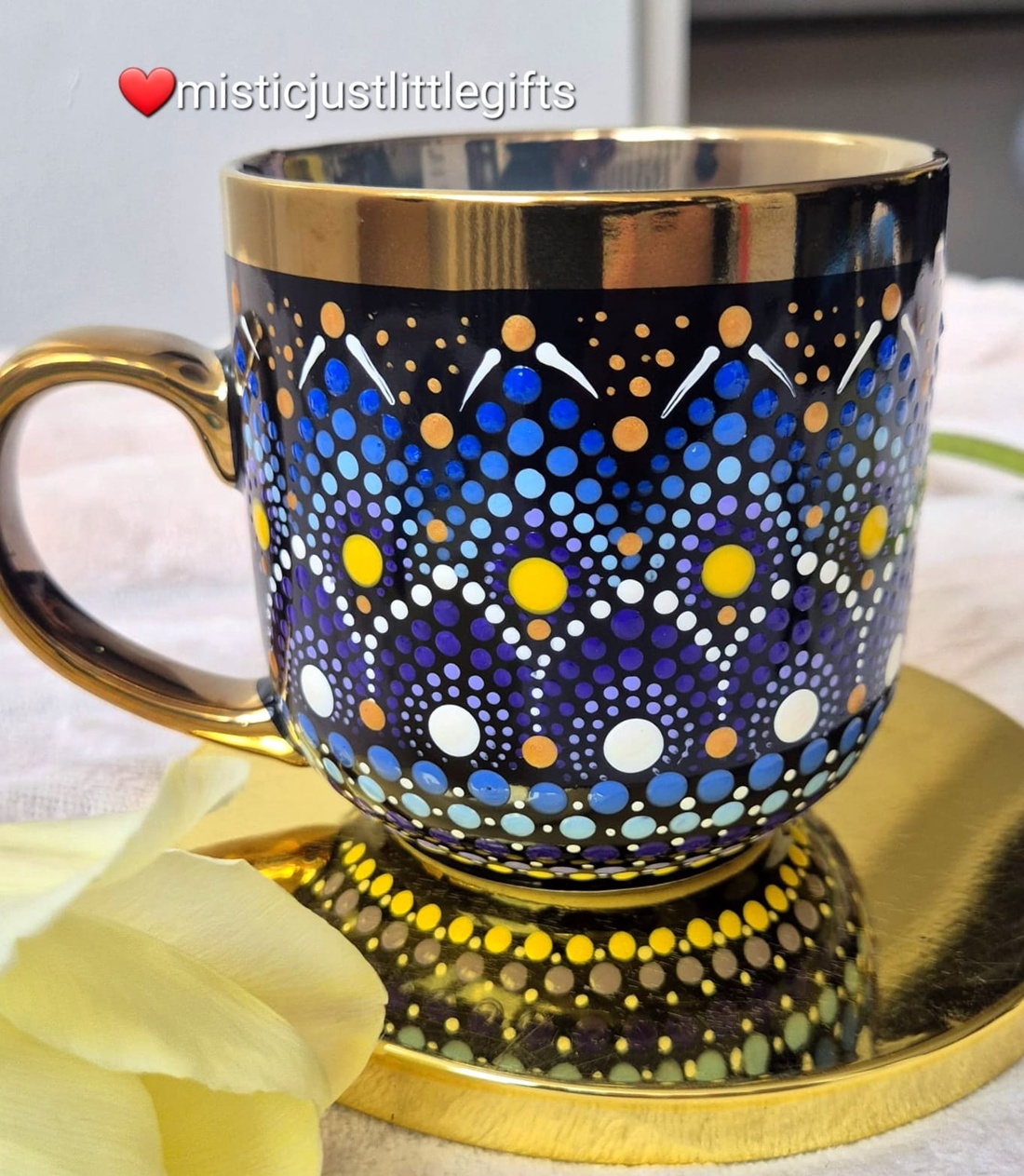 Cana ceramica pictata manual in tehnica mandala dots - genți și portofele - portofele, huse, suporturi - suport de ochelari - Artynos.ro
