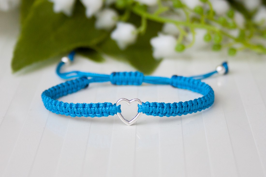 Brățară macramé împletită - Hearts albastru/argintiu -  - Artynos.ro