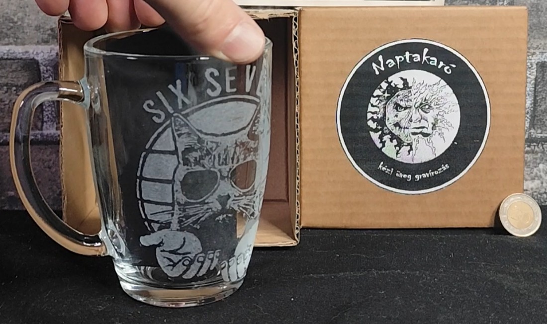 Cana cu șase sau șapte pisici  -  - Artynos.ro