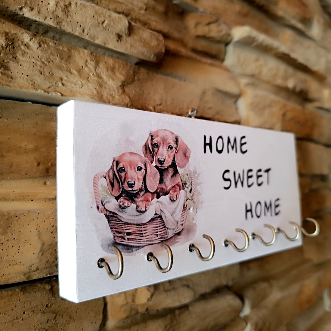 Breloc de perete din lemn cu casă dulce acasă și căței dachshund - - Artynos.ro Breloc de perete din lemn cu casă dulce acasă și căței dachshund - - Artynos.ro
