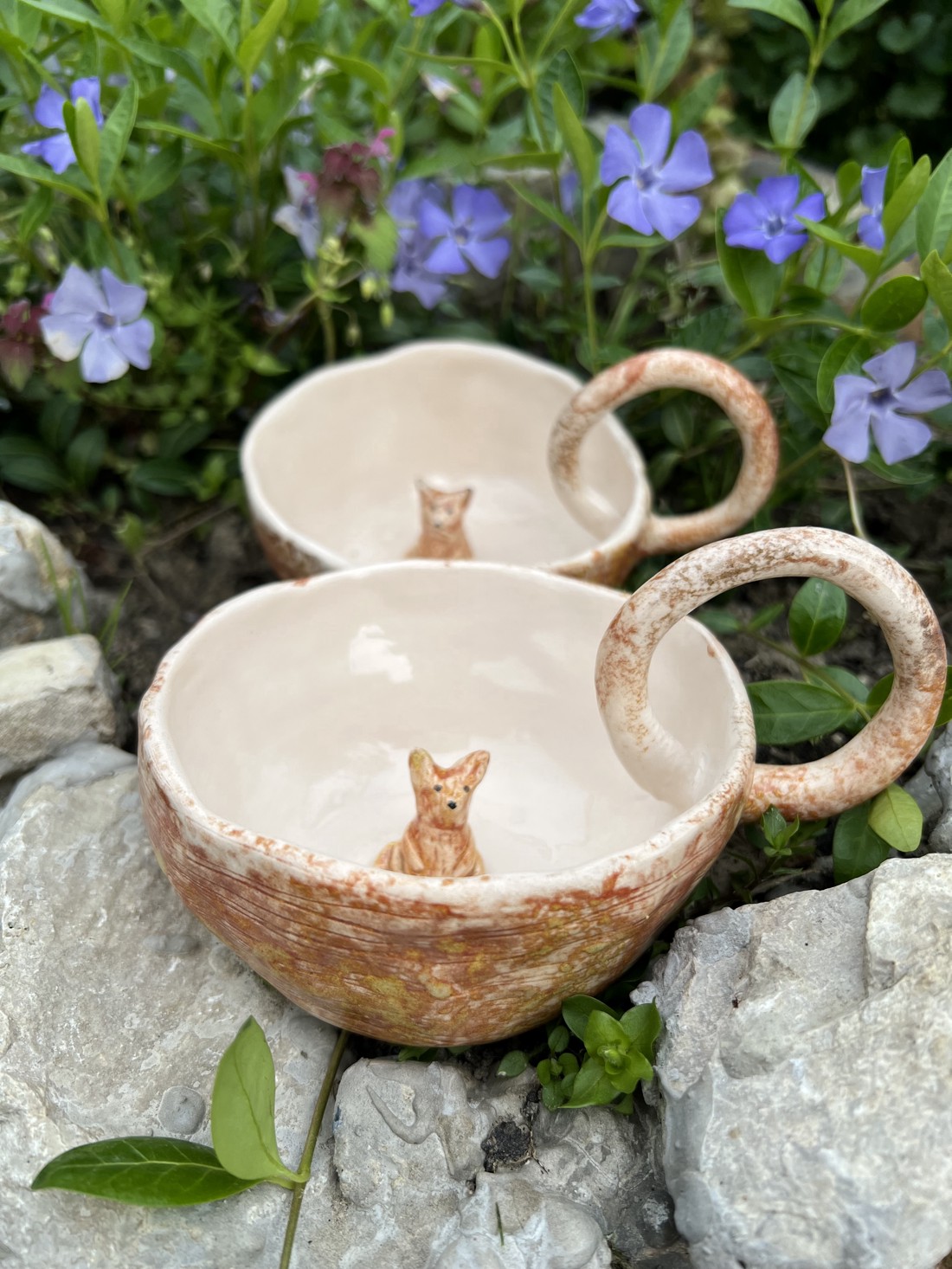 Cană din ceramică realizată manual cu pisoi în interior - casă & stil de viață - accesorii pentru echipamente de bucătărie - accesorii de servire - căni - Artynos.ro Cană din ceramică realizată manual cu pisoi în interior - casă & stil de viață - accesorii pentru echipamente de bucătărie - accesorii de servire - căni - Artynos.ro