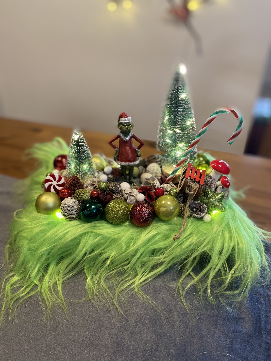 Decorațiuni de Crăciun pentru masa lui Grinch  -  - Artynos.ro