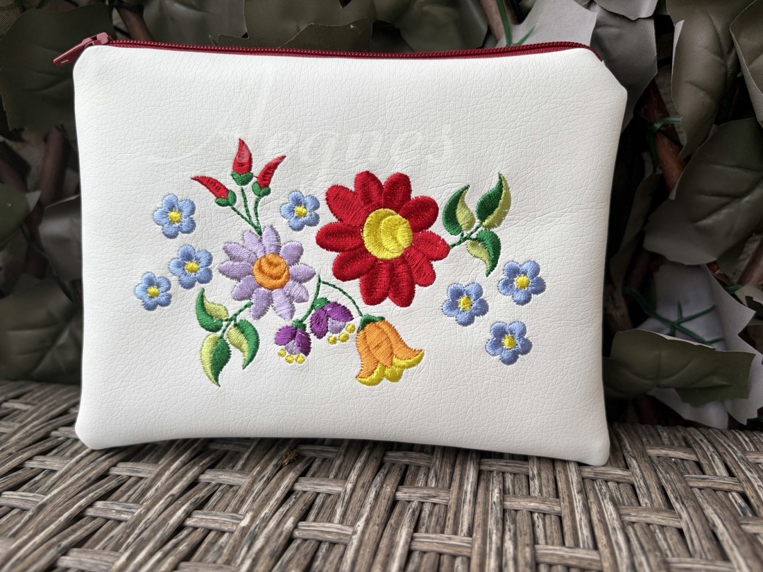 Neszi -  - Artynos.ro