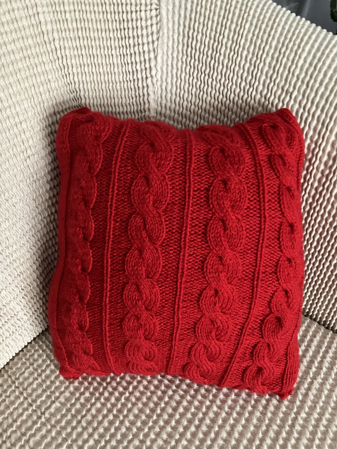 Kézzel kötött párna - casă & stil de viață - textile de casă - perne - Artynos.ro Kézzel kötött párna - casă & stil de viață - textile de casă - perne - Artynos.ro