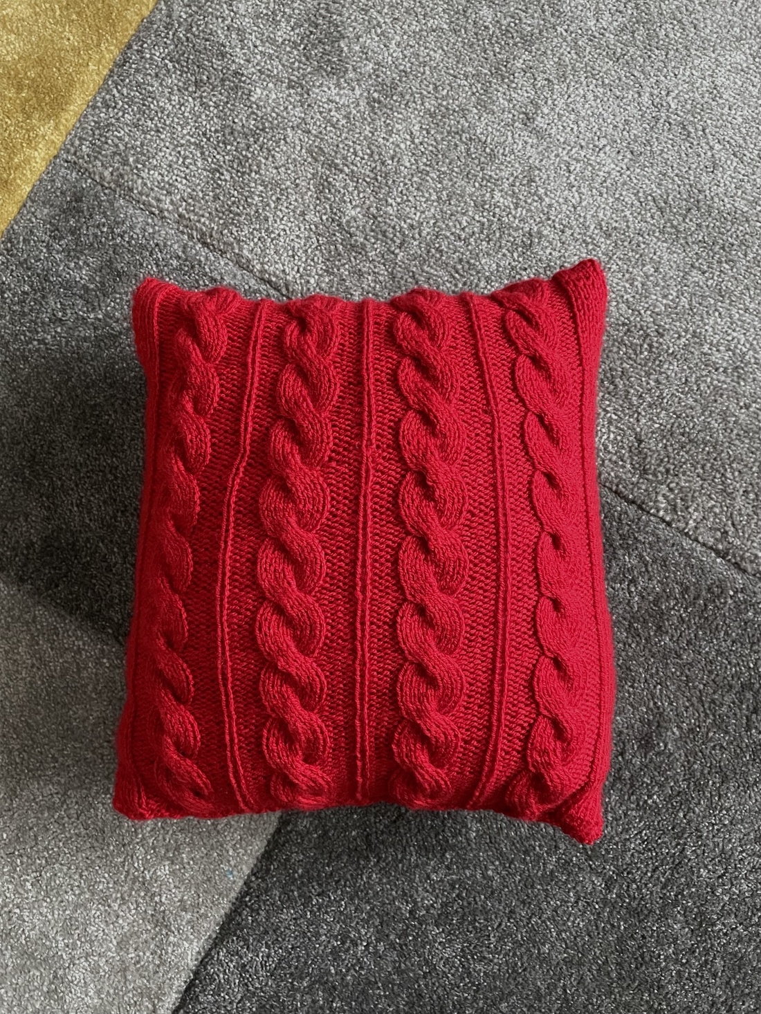 Kézzel kötött párna - casă & stil de viață - textile de casă - perne - Artynos.ro Kézzel kötött párna - casă & stil de viață - textile de casă - perne - Artynos.ro