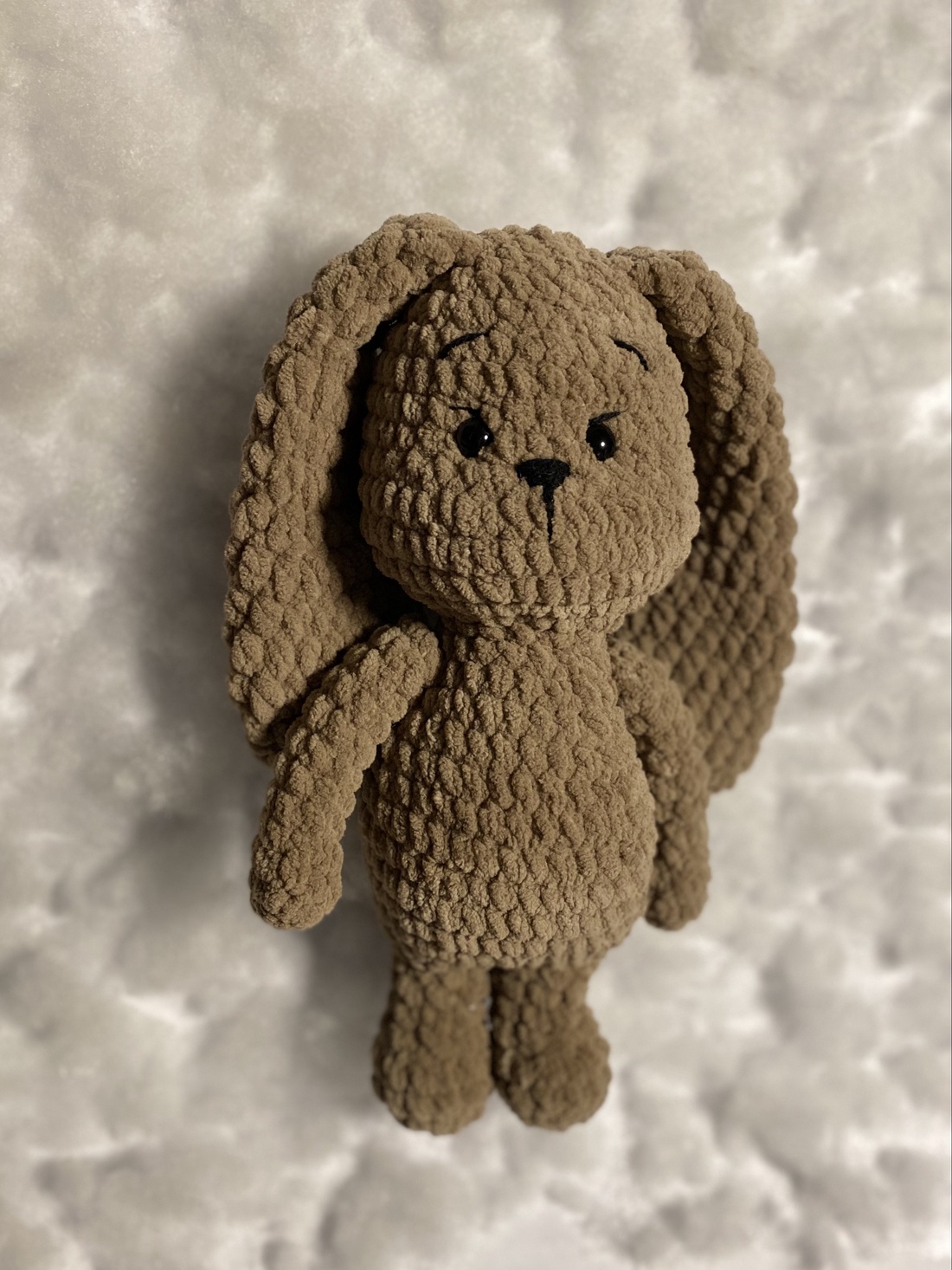 Iepuraș amigurumi uriaș din fir de chenille. - jucării și echipamente pentru copii - plușuri - iepure de pluș - Artynos.ro