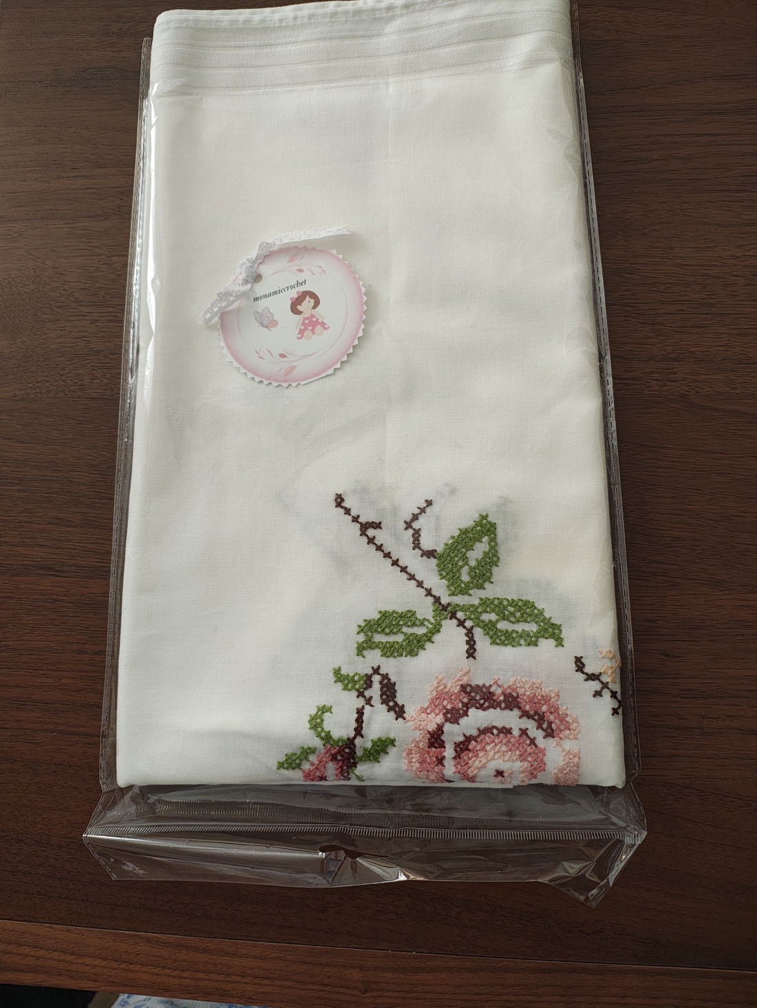 Fata de mas brodata manual - casă & stil de viață - accesorii pentru decorat casa - decorațiuni de masă și decorațiuni pentru rafturi - decorațiuni de masă - Artynos.ro Fata de mas brodata manual - casă & stil de viață - accesorii pentru decorat casa - decorațiuni de masă și decorațiuni pentru rafturi - decorațiuni de masă - Artynos.ro