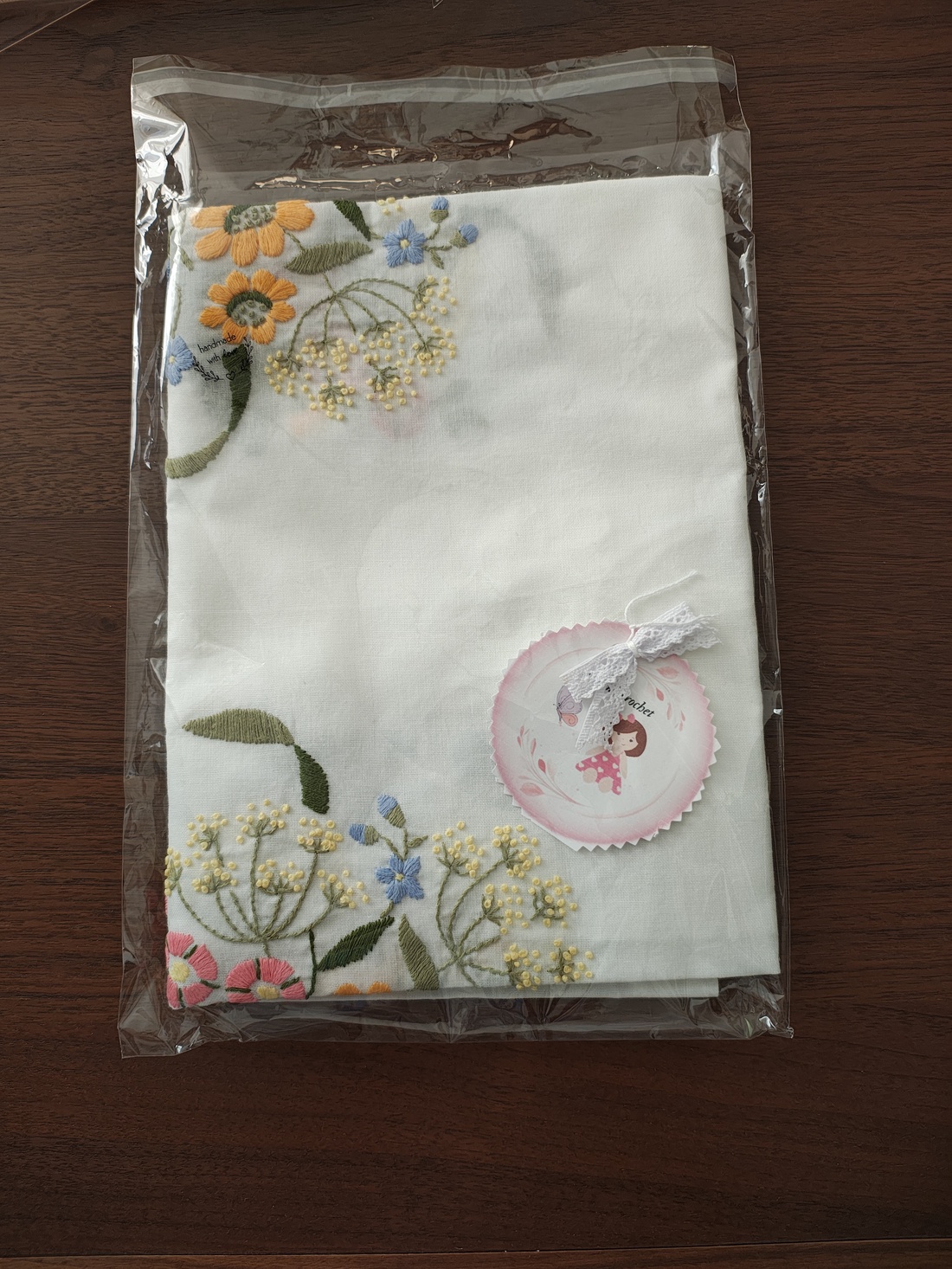 Fata de masa pentru măsuța de cafea - casă & stil de viață - accesorii pentru decorat casa - decorațiuni de masă și decorațiuni pentru rafturi - fețe de masă croșetate - Artynos.ro Fata de masa pentru măsuța de cafea - casă & stil de viață - accesorii pentru decorat casa - decorațiuni de masă și decorațiuni pentru rafturi - fețe de masă croșetate - Artynos.ro