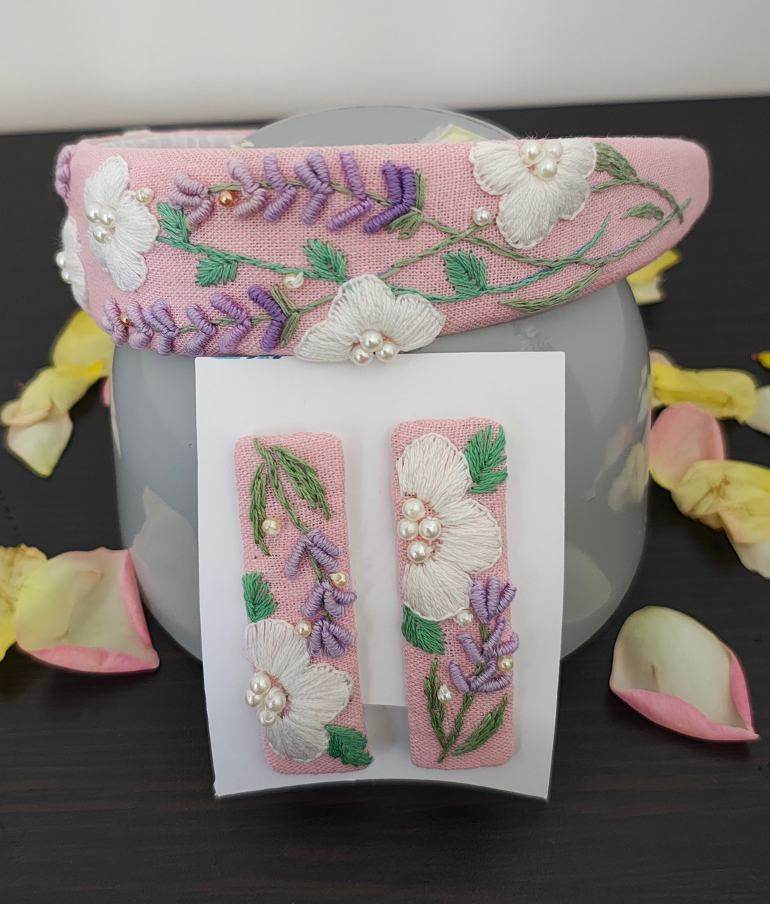 Set cordeluțe și agrafe - îmbrăcăminte și modă - accesorii păr - elastic de păr - Artynos.ro Set cordeluțe și agrafe - îmbrăcăminte și modă - accesorii păr - elastic de păr - Artynos.ro