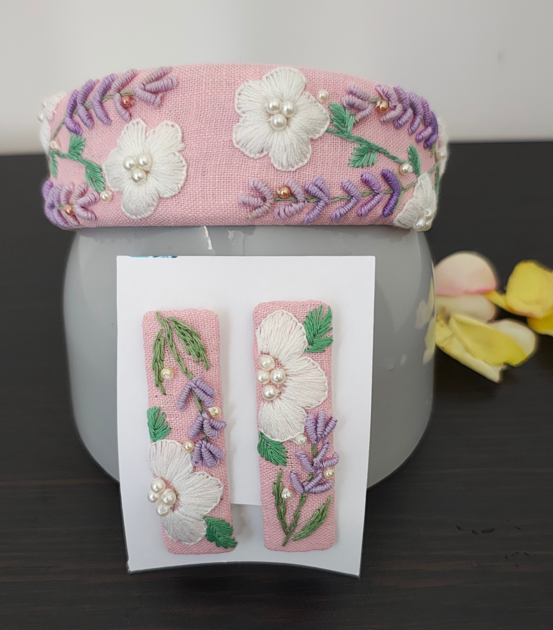 Set cordeluțe și agrafe - îmbrăcăminte și modă - accesorii păr - elastic de păr - Artynos.ro Set cordeluțe și agrafe - îmbrăcăminte și modă - accesorii păr - elastic de păr - Artynos.ro