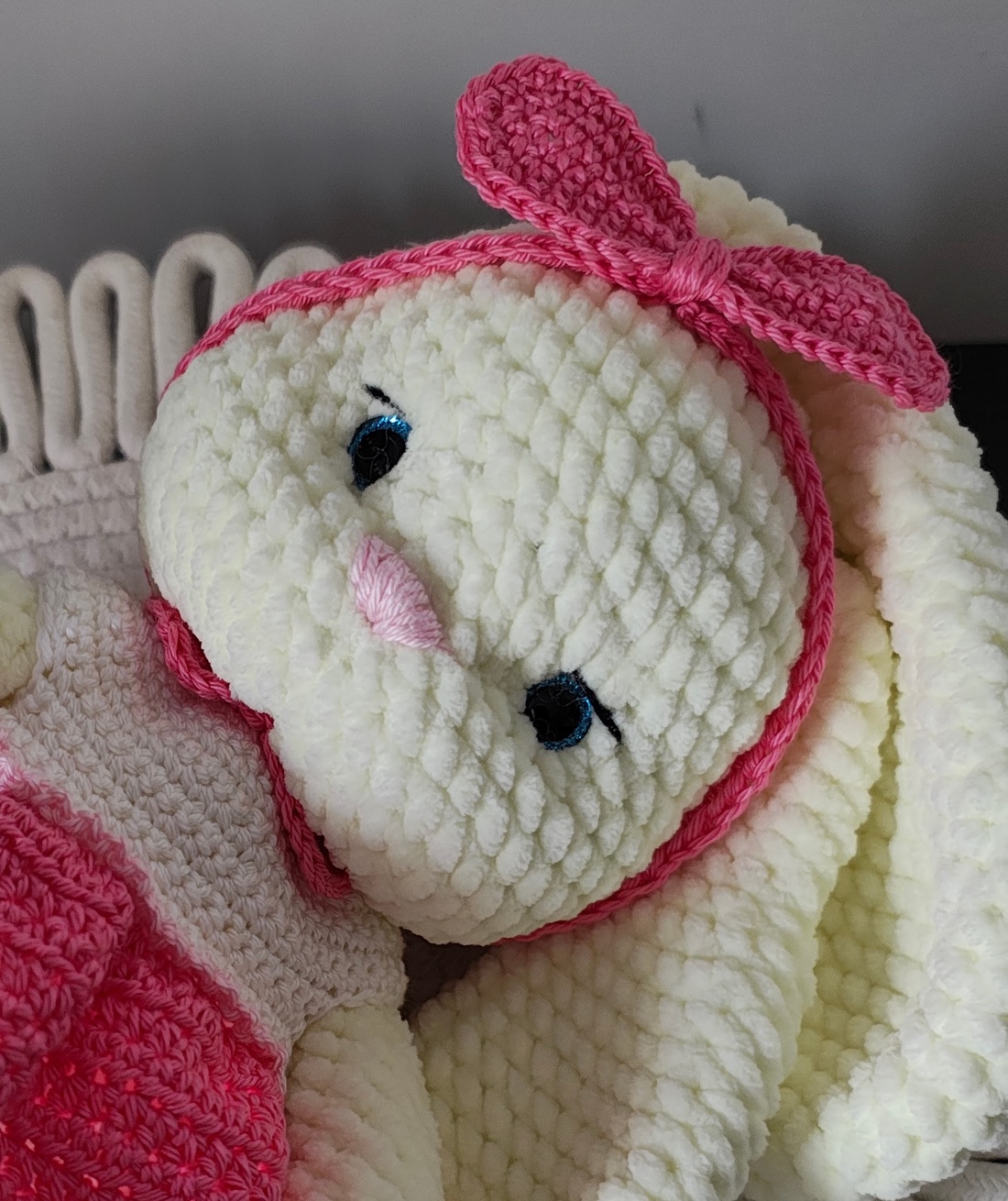 Iepuraș crosetat - jucării și echipamente pentru copii - jucării și accesorii pentru copii - păpuși de joacă - Artynos.ro