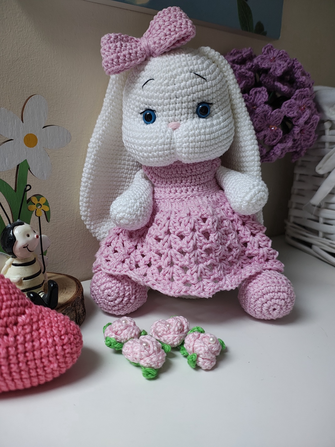 Iepuraș crosetat - jucării și echipamente pentru copii - daruri de botez - Artynos.ro