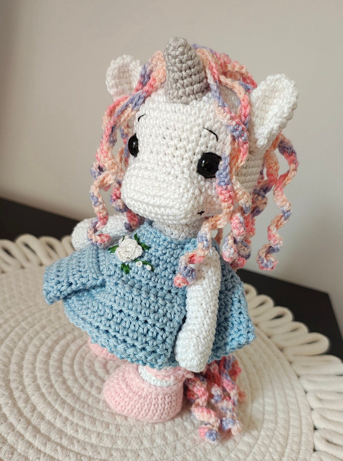 Unicorn crosetat - jucării și echipamente pentru copii - cărți pentru copii, cărți textile - Artynos.ro