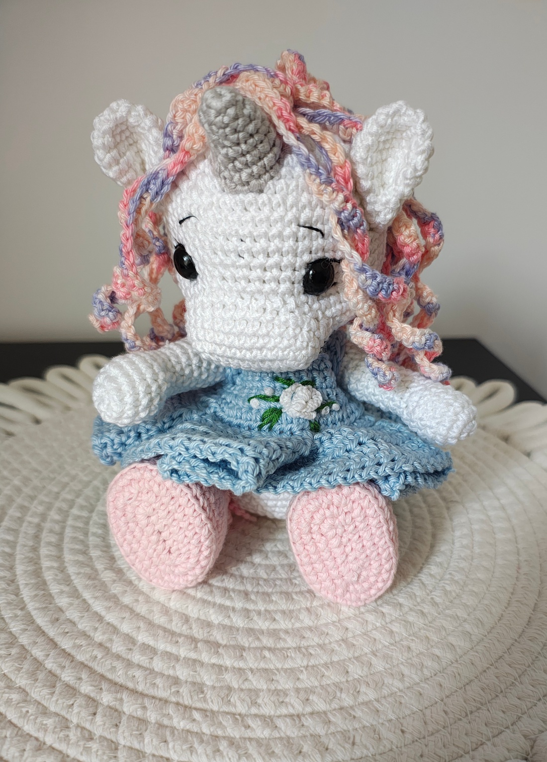 Unicorn crosetat - jucării și echipamente pentru copii - cărți pentru copii, cărți textile - Artynos.ro