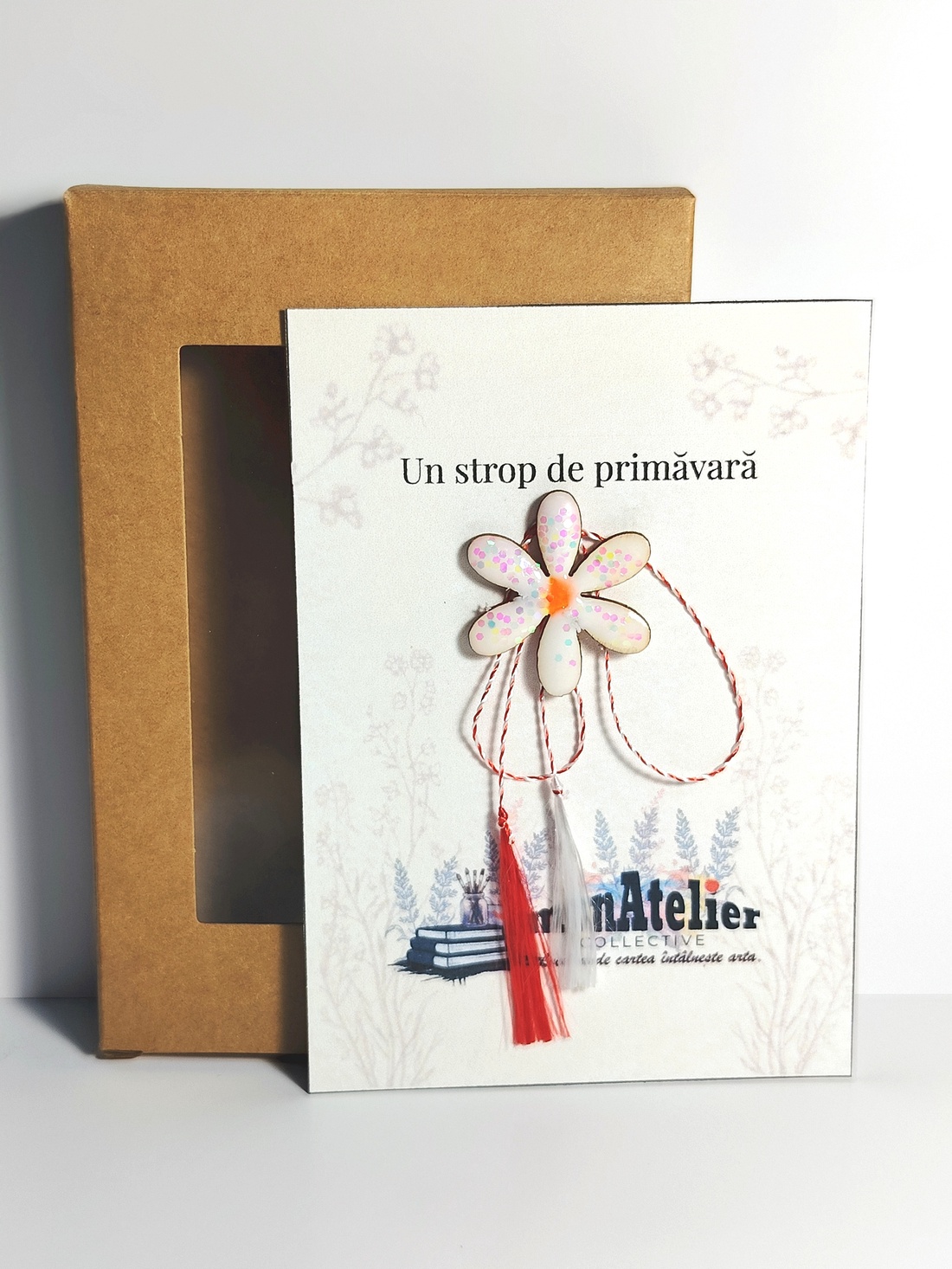Martisor handmade tip floare alba - bijuterii - mărțișor - Artynos.ro