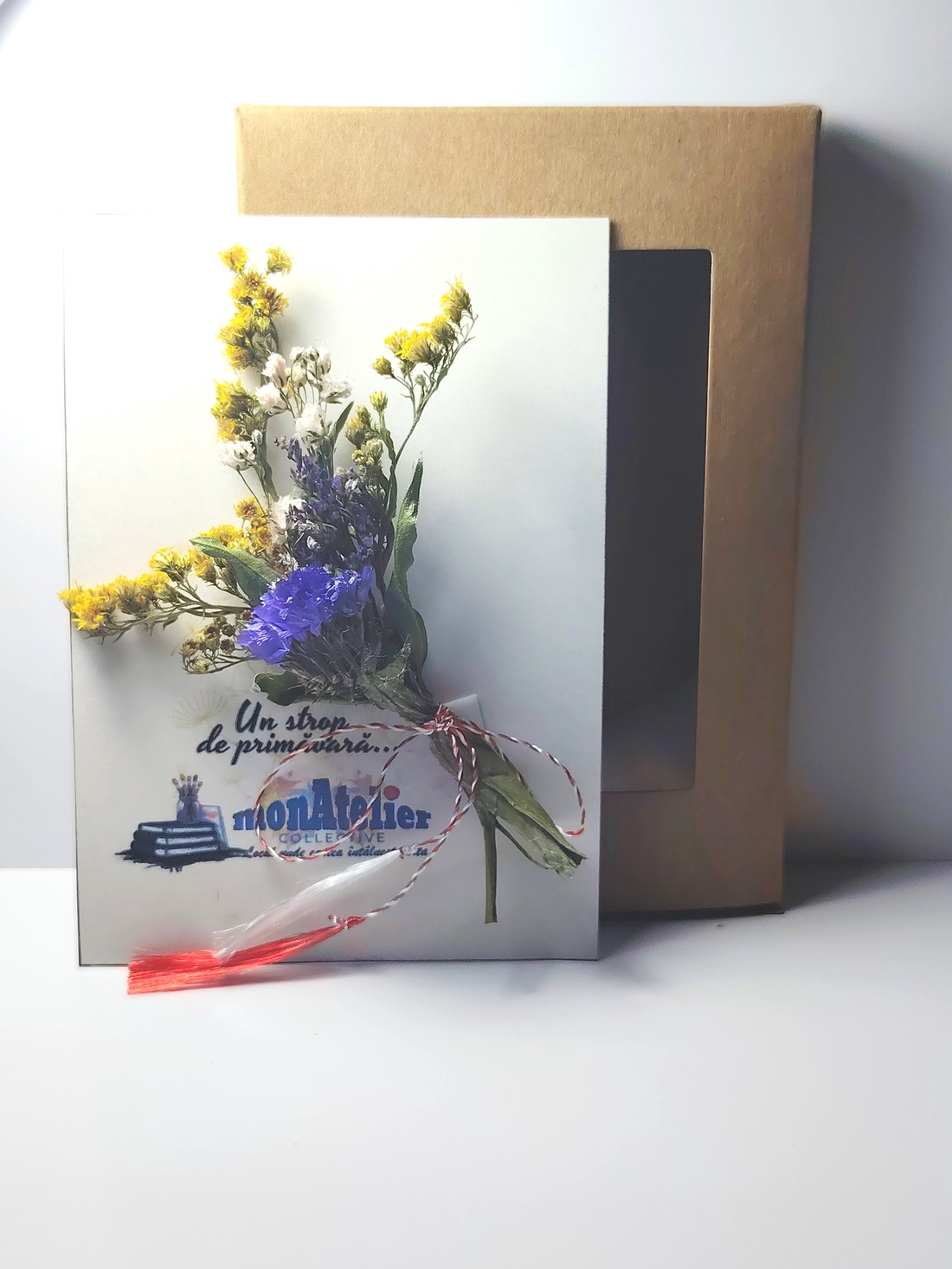 Mărțișor buchețel flori uscate - bijuterii - mărțișor - Artynos.ro