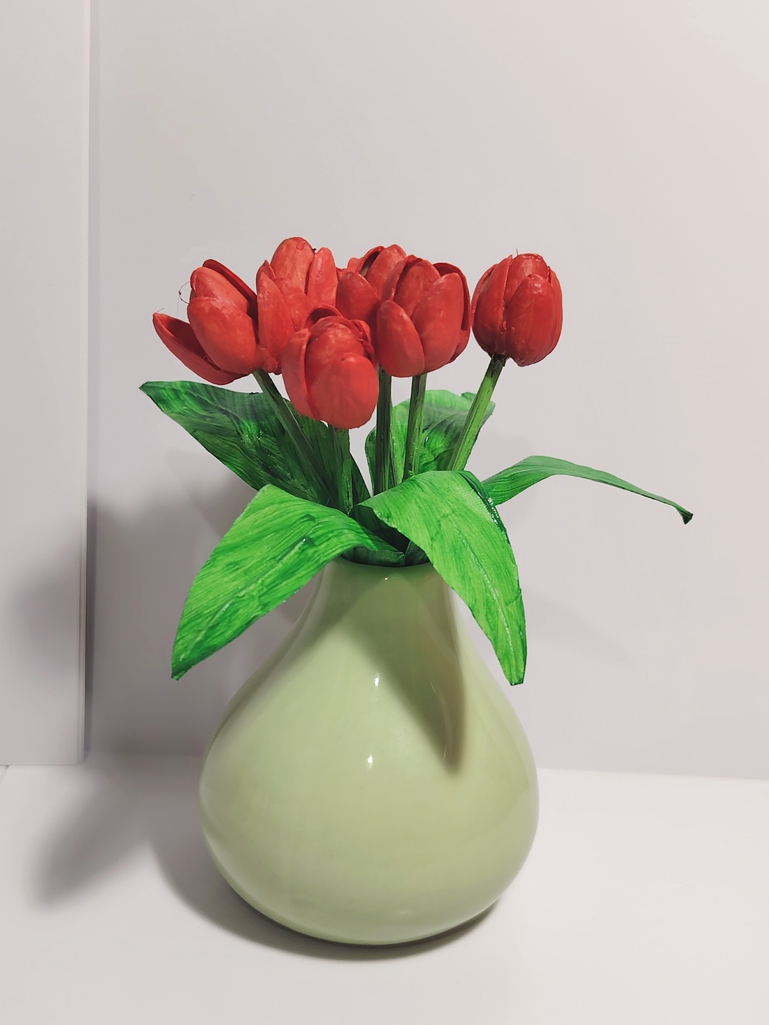 Aranjament handmade cu lalele din coji de fistic în vază. -Mic - - casă & stil de viață - decorațiuni de casă - accesorii florale - buchete de flori - Artynos.ro