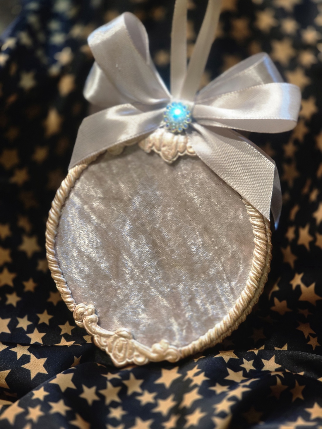 Glob catifea Santa's Girl - crăciun - accesorii cadou de crăciun - hârtii de ambalat cadouri - Artynos.ro