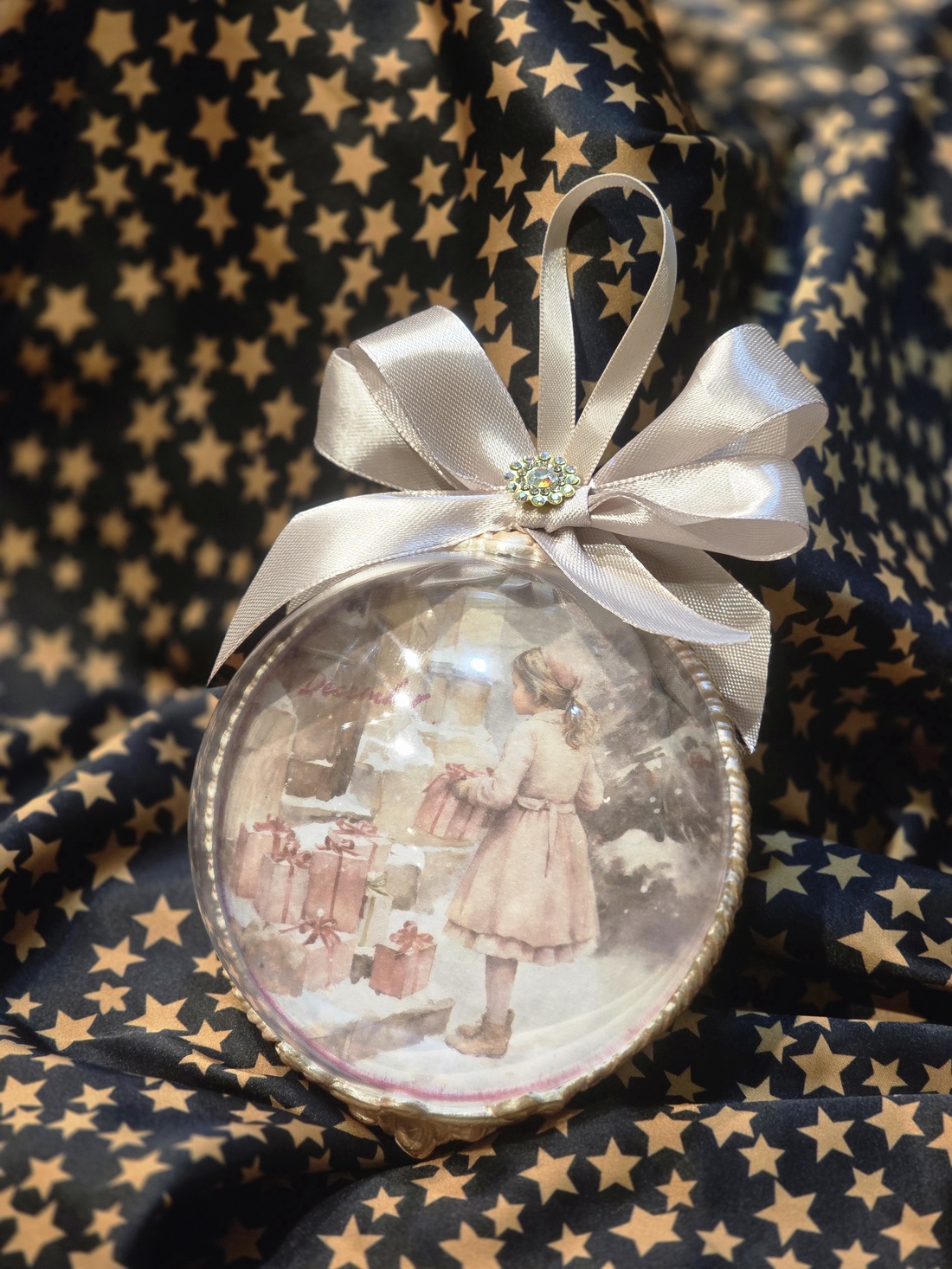 Glob catifea Santa's Girl - crăciun - accesorii cadou de crăciun - hârtii de ambalat cadouri - Artynos.ro