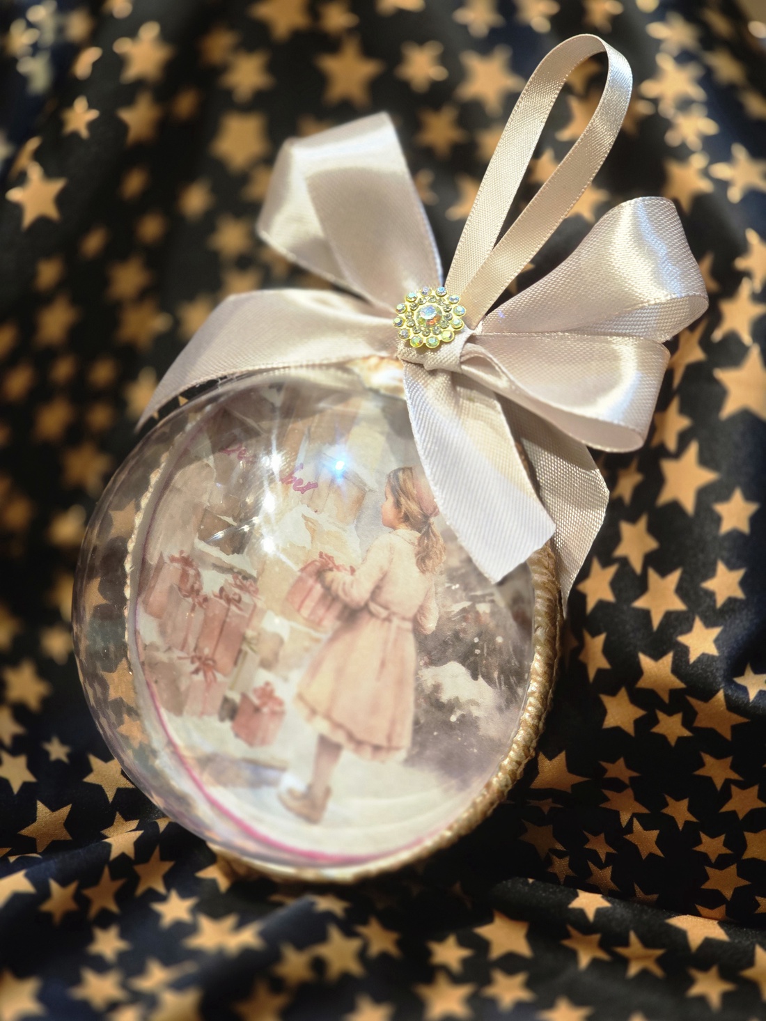 Glob catifea Santa's Girl - crăciun - accesorii cadou de crăciun - hârtii de ambalat cadouri - Artynos.ro