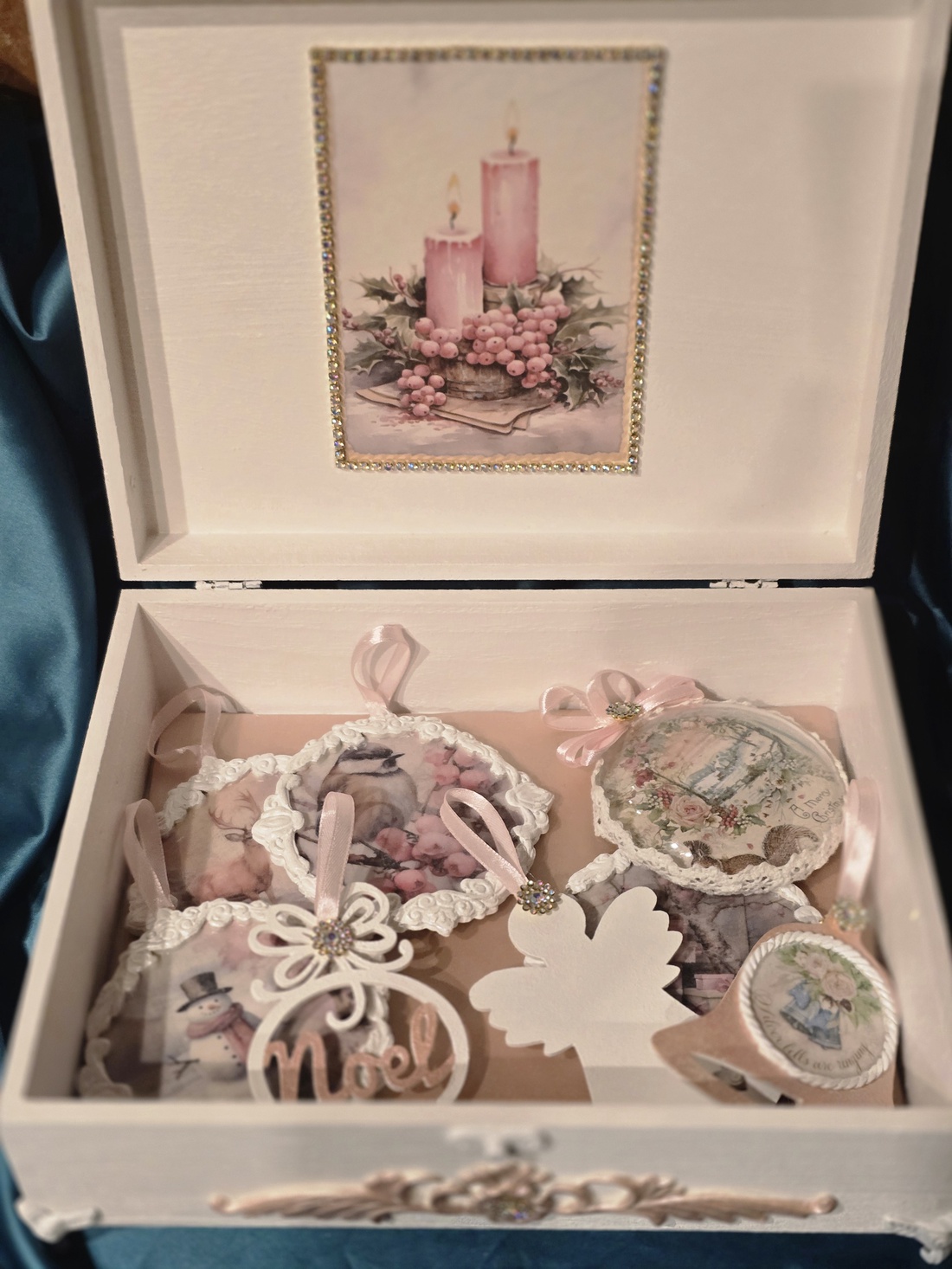 Cutie cu accesorii Pink Christmas - crăciun - accesorii cadou de crăciun - felicitări de crăciun - Artynos.ro