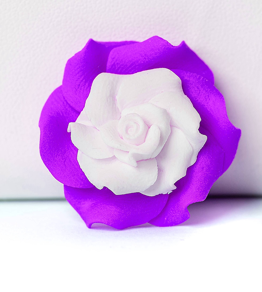 Brosa handmade trandafiri - bijuterii - broșe - Artynos.ro