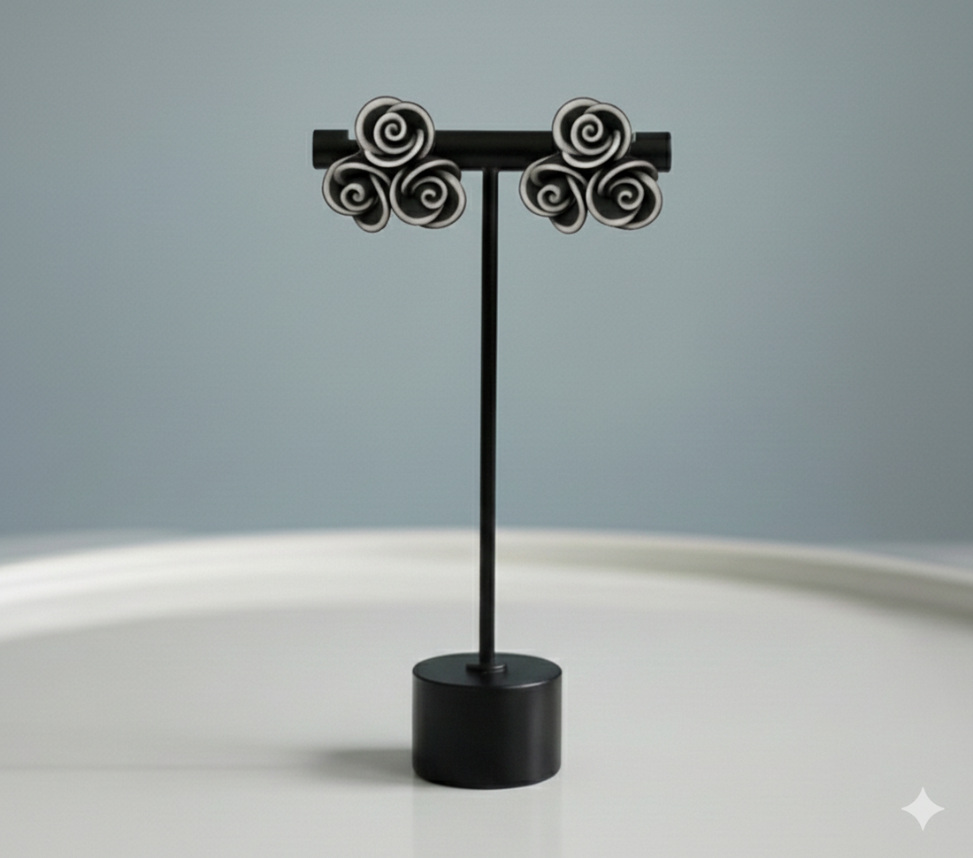 Cercei Trandafirasi triunghi - bijuterii - cercei - cercei din rășină - Artynos.ro