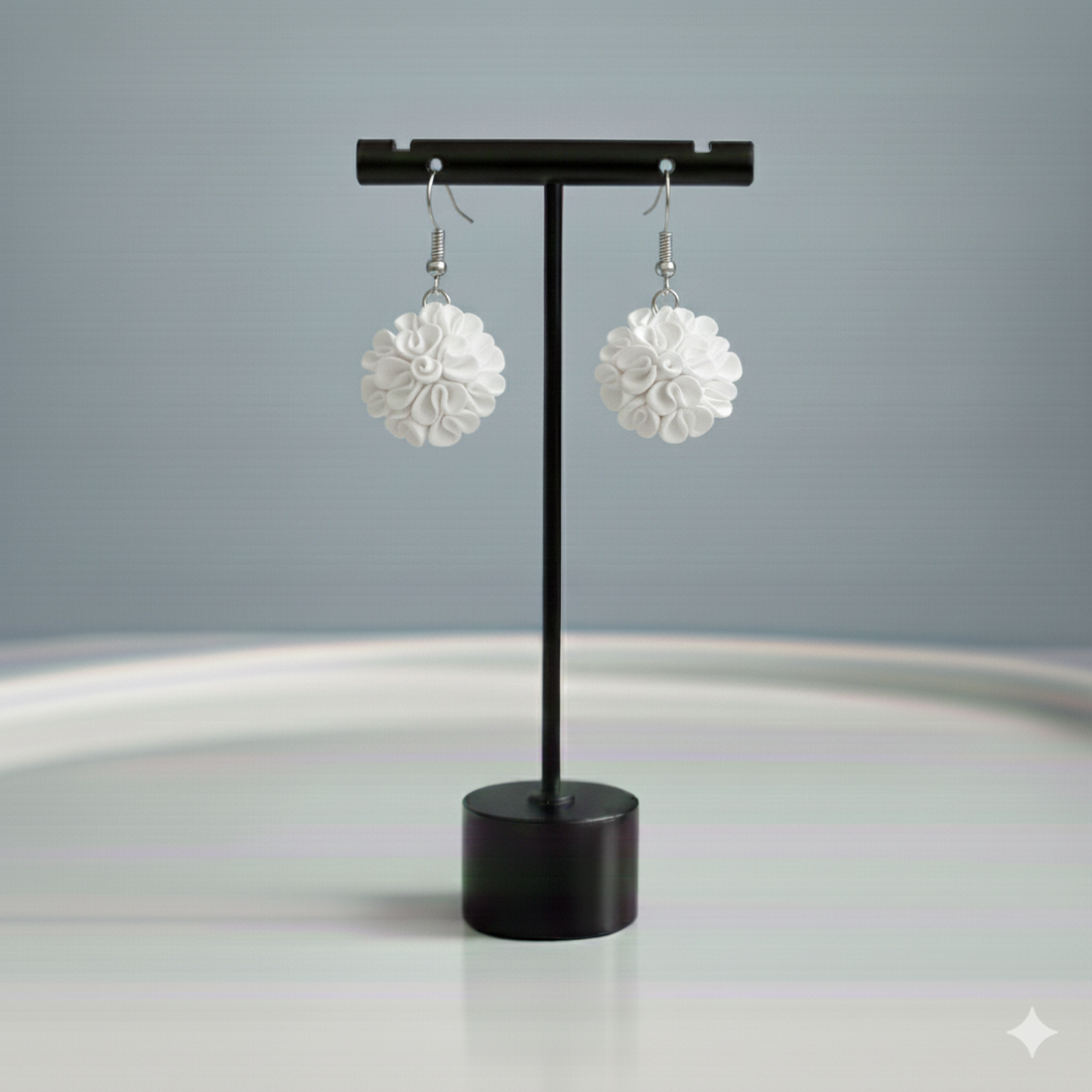 Cercei trandafirasi cu dantela - bijuterii - cercei - cercei din rășină - Artynos.ro