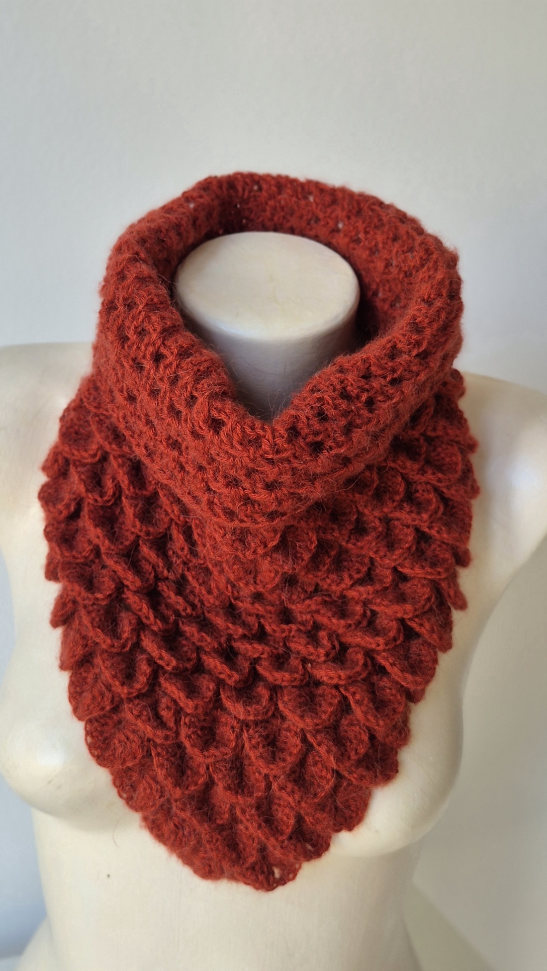 Fular circular crosetat - îmbrăcăminte și modă - eșarfe, pălării, fularuri - eșarfe - Artynos.ro Fular circular crosetat - îmbrăcăminte și modă - eșarfe, pălării, fularuri - eșarfe - Artynos.ro