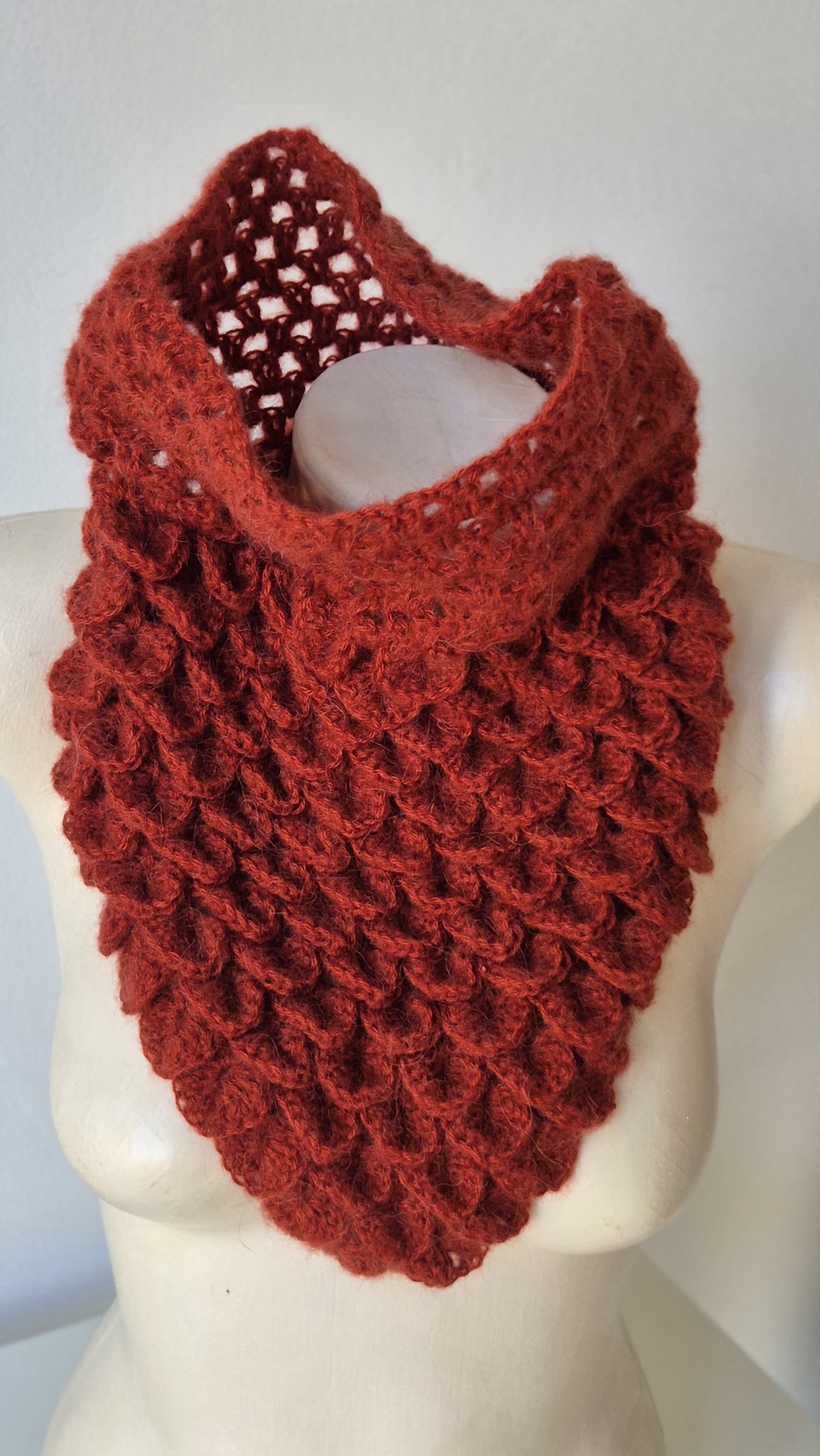 Fular circular crosetat - îmbrăcăminte și modă - eșarfe, pălării, fularuri - eșarfe - Artynos.ro Fular circular crosetat - îmbrăcăminte și modă - eșarfe, pălării, fularuri - eșarfe - Artynos.ro