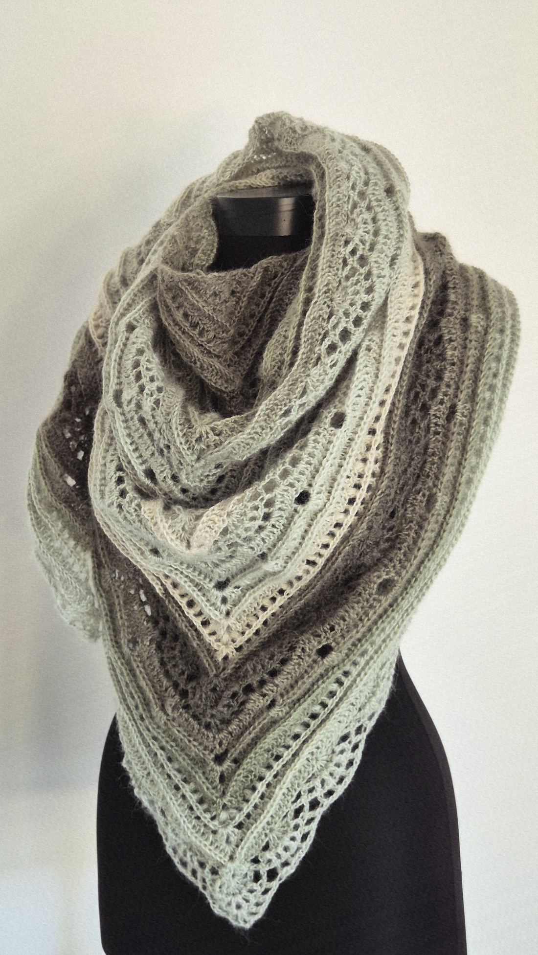 Sal triunghiular crosetat - accesorii nuntă - accesorii de nuntă - gentuță mireasă și genți - Artynos.ro