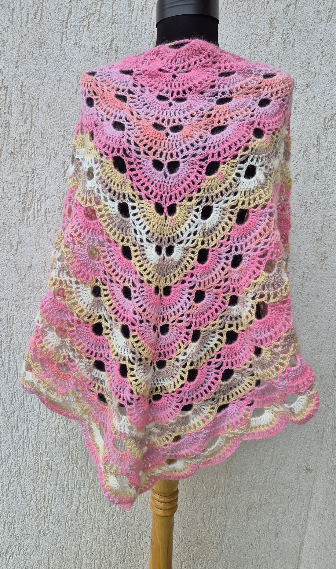 Sal triunghiular crosetat - îmbrăcăminte și modă - eșarfe, pălării, fularuri - eșarfe - Artynos.ro