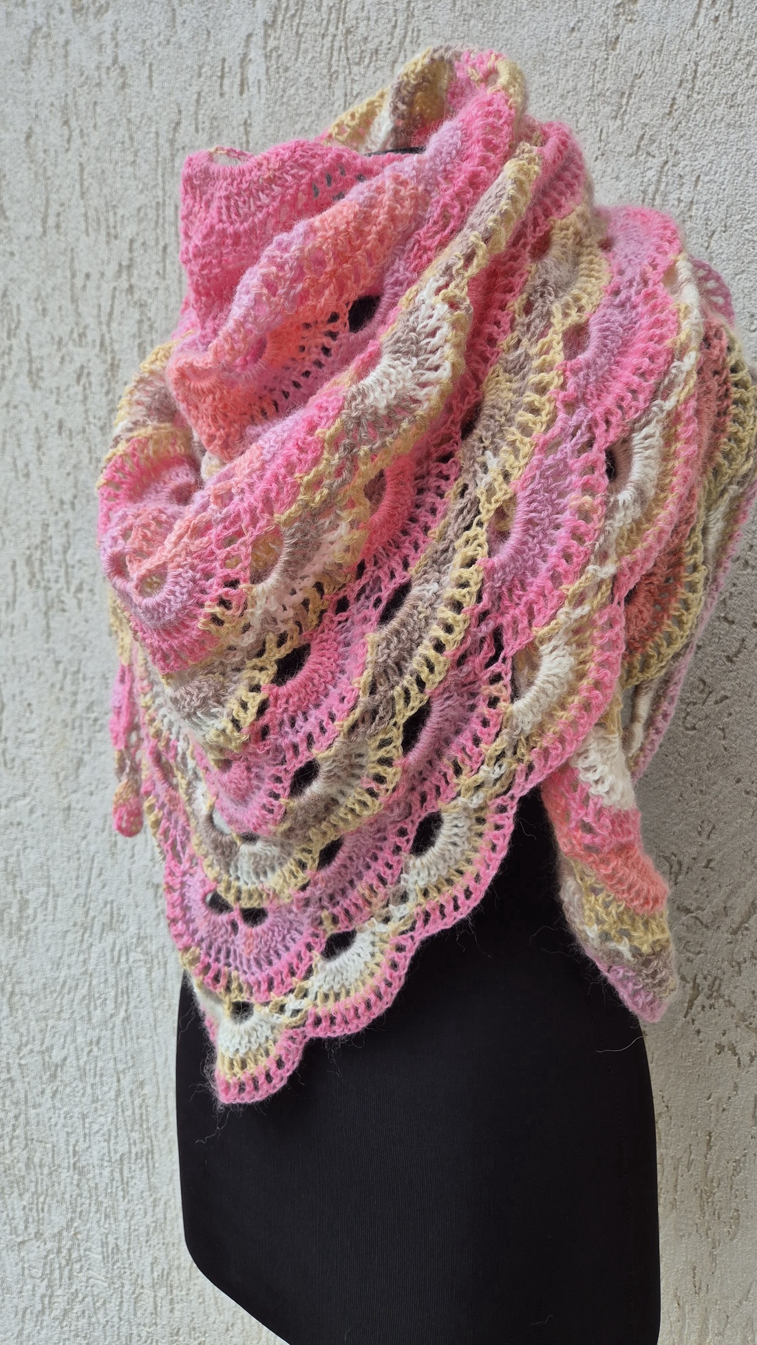 Sal triunghiular crosetat - îmbrăcăminte și modă - eșarfe, pălării, fularuri - eșarfe - Artynos.ro