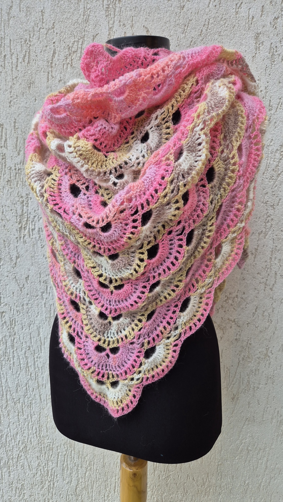 Sal triunghiular crosetat - îmbrăcăminte și modă - eșarfe, pălării, fularuri - eșarfe - Artynos.ro