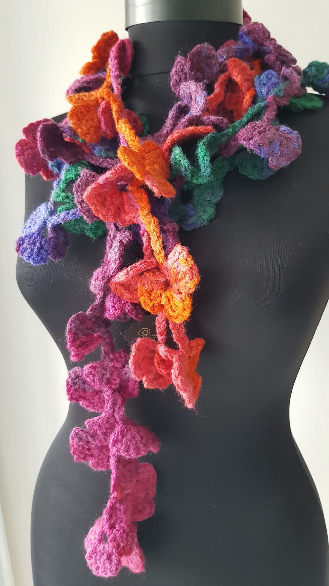 Flori crosetate, esarfa de primavara - îmbrăcăminte și modă - eșarfe, pălării, fularuri - eșarfe - Artynos.ro